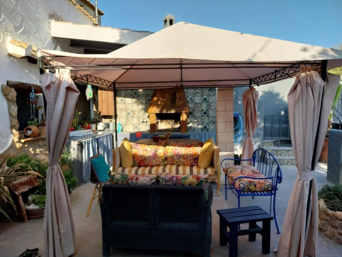 The Cave Of Dreams Bed & Breakfast Baza Exterior photo
