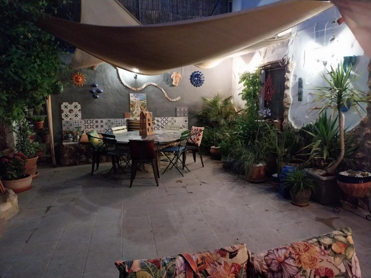 The Cave Of Dreams Bed & Breakfast Baza Exterior photo